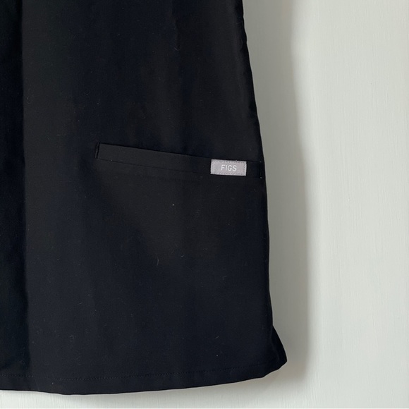 Figs Casma Three-Pocket Scrub Top - Picture 4 of 6